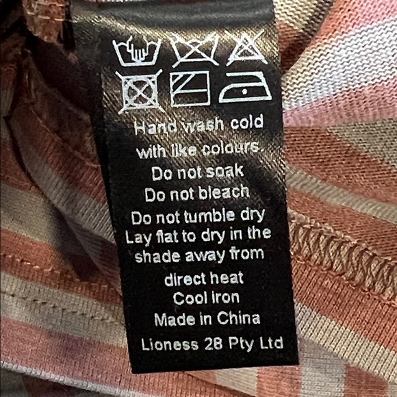 Lioness bloom long sleeve crew neck boxy t-shirt in pink stripes - Picture 12 of 13